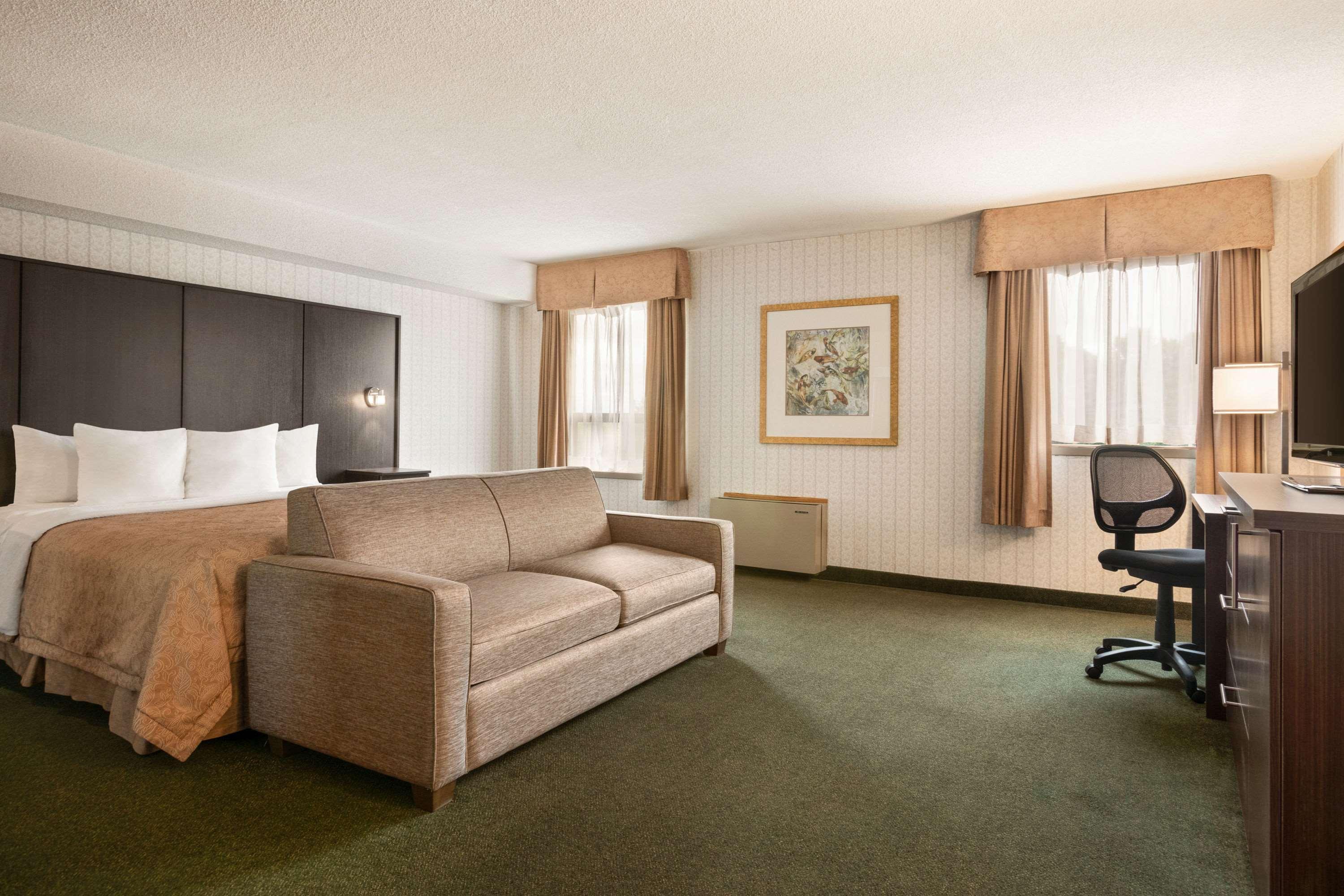Days By Wyndham Conference Centre Hotel 3*